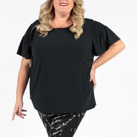 3/ 30 Lularoe Stephanie top - Picture 5 of 5